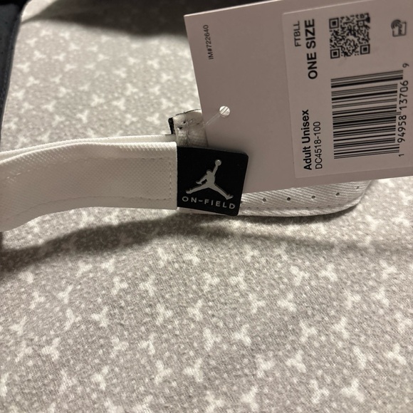 North Carolina Tar Heels Jordan Brand 2021 Sideline Performance Visor - White - Picture 10 of 11